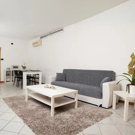 Casa Indipendente Con Giardino Вилла *