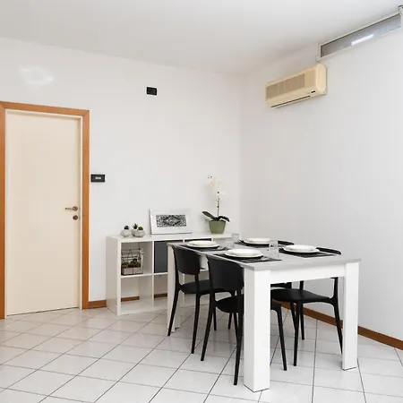 Casa Indipendente Con Giardino Червия