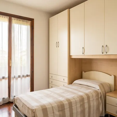 Casa Indipendente Con Giardino