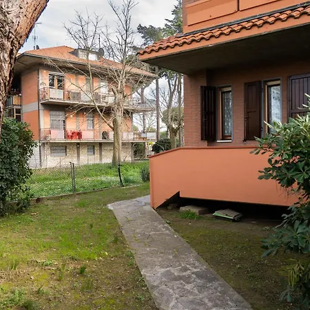 Вилла Casa Indipendente Con Giardino Червия