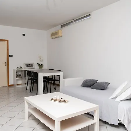 Villa Casa Indipendente Con Giardino *