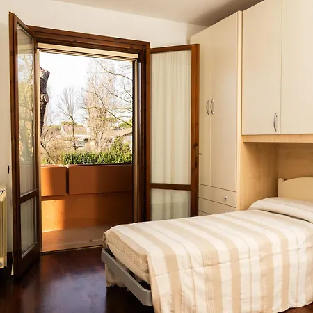 Casa Indipendente Con Giardino